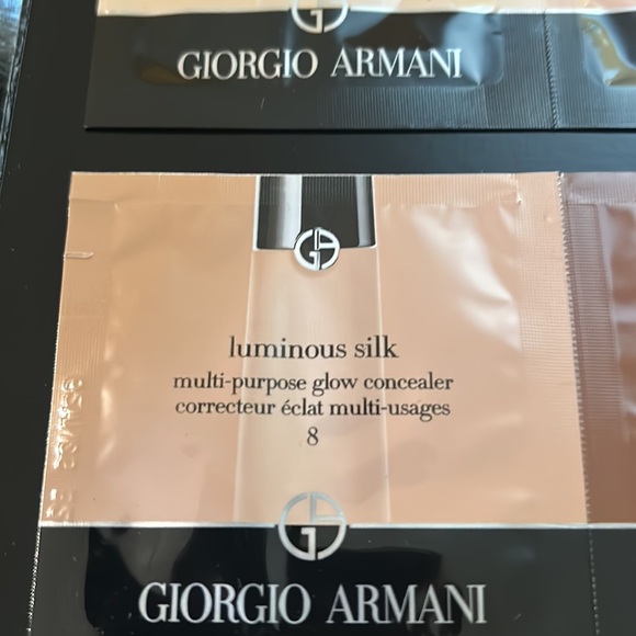 Giorgio Armani Red Cosmetic Pouch Set - Picture 10 of 13
